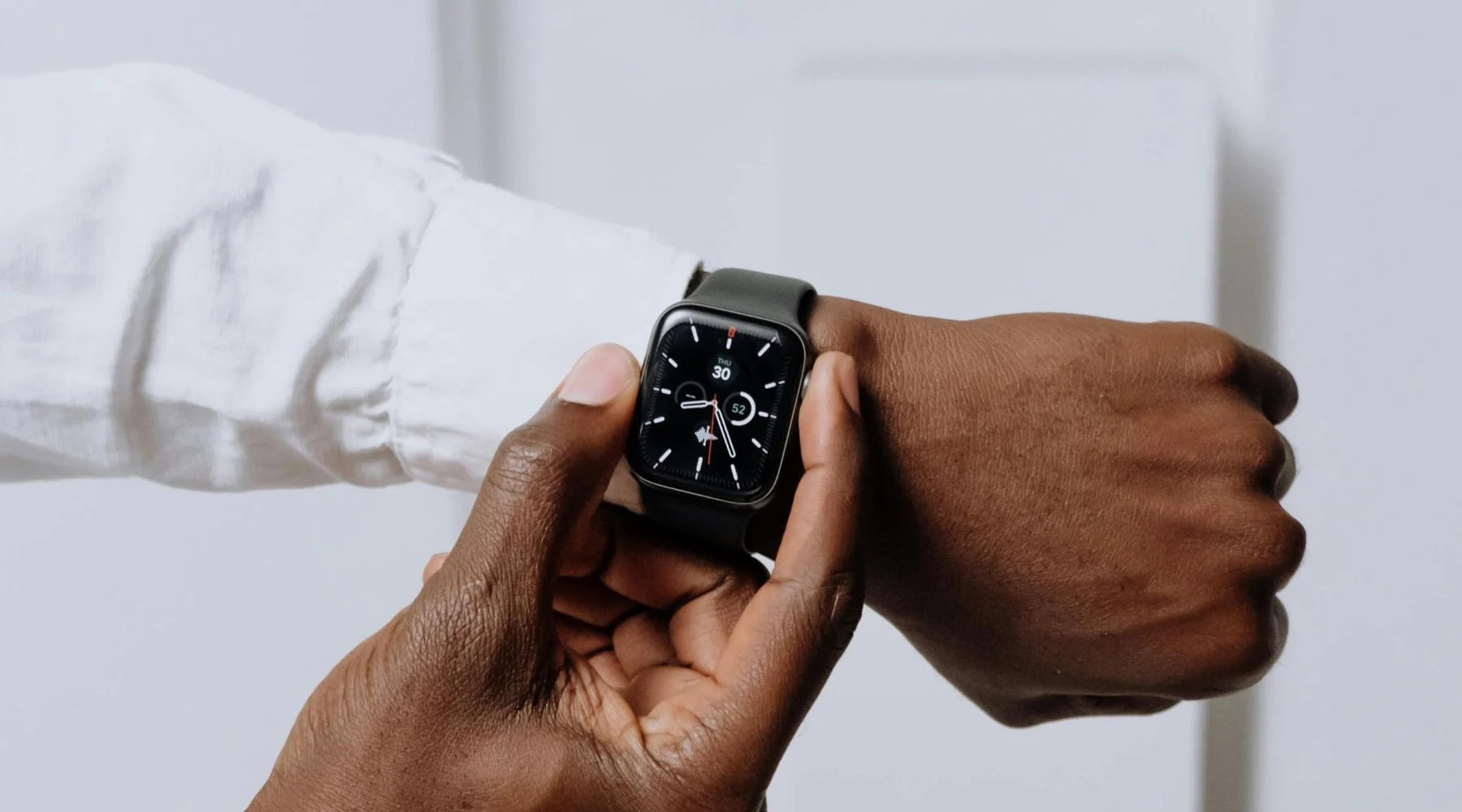 Which Apple Watch Strap is Best for Formal Occasions?  The Thrifty  Gentleman
