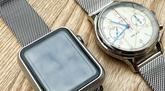 Smartwatch Vs Traditional Watch – The Benefits