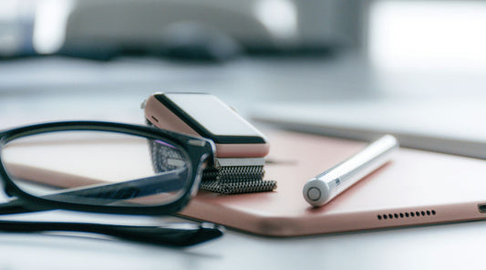 What’s the Best Apple Watch Strap for a Professional Look By The Thrifty Gentleman