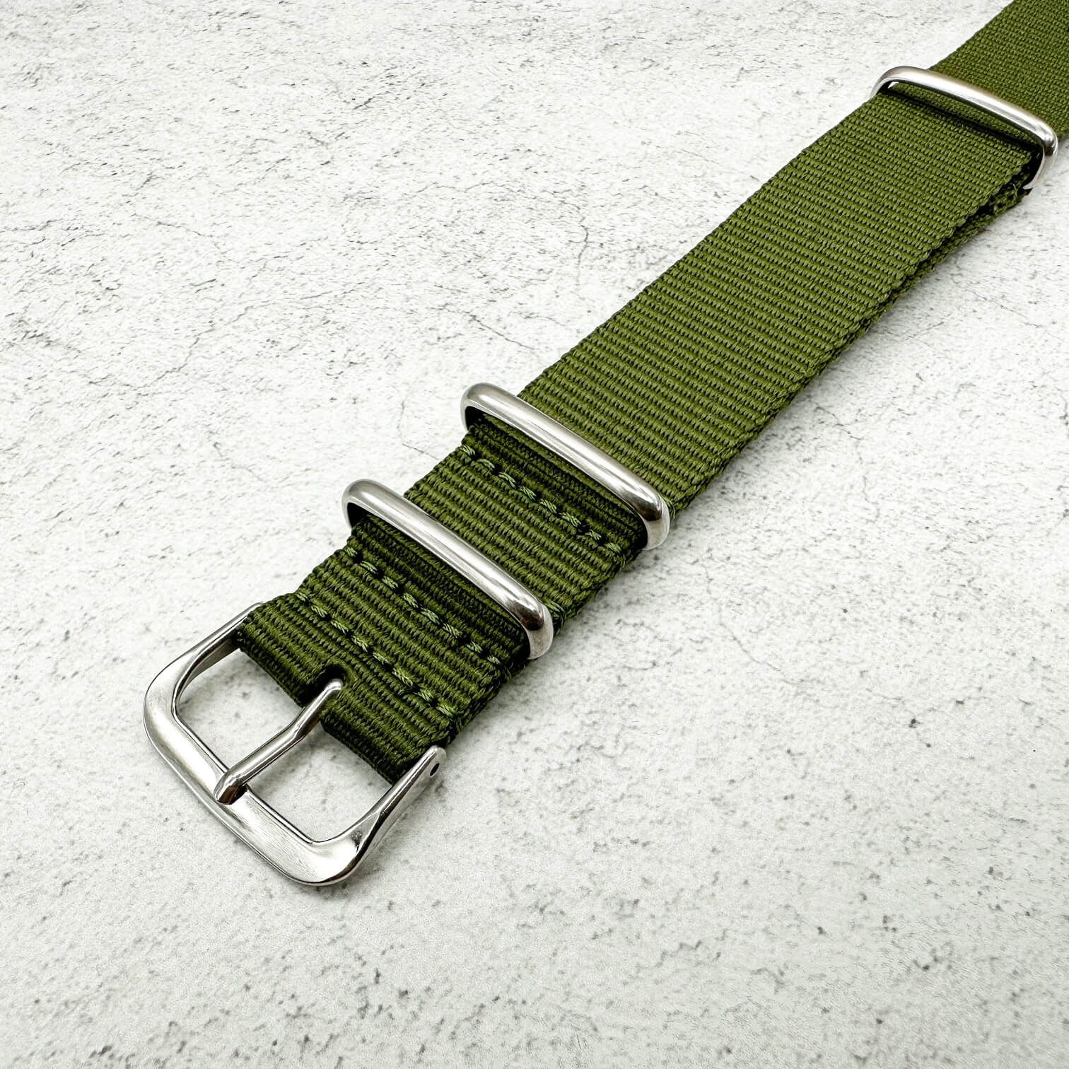 Military green clearance nato strap