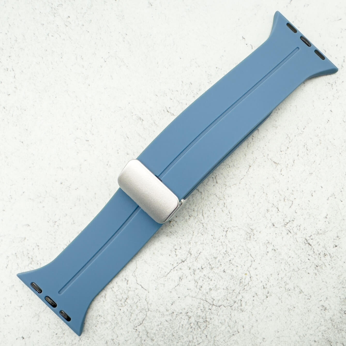Silicone Strap With Magnetic Clasp For Apple Watch In Blue 1